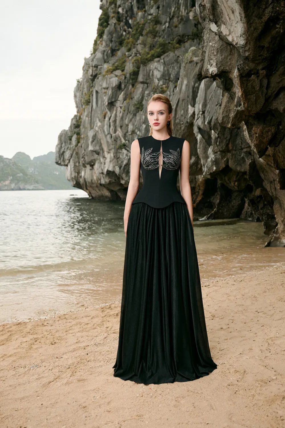 Tear-Drop Cutout Sleeveless Top And Gathered A-Line Skirt Set